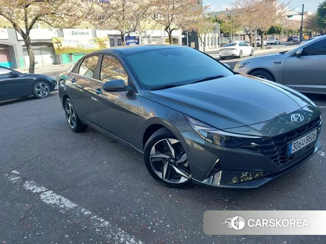 Hyundai Avante (CN7) 2021 Темно-зеленый из Кореи