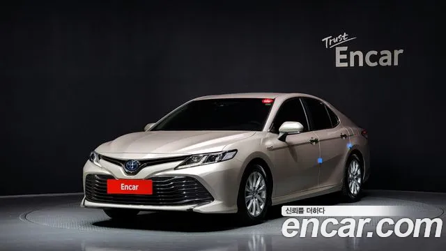 Toyota Camry (XV70) 2019 Жемчужный цвет из Кореи