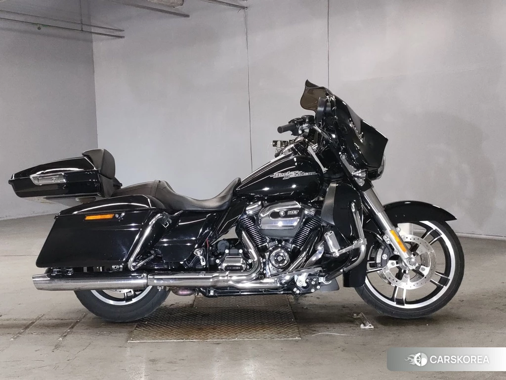 Проданный Harley-Davidson Street Glide FLHXS1750 2017 из Японии, фото 2