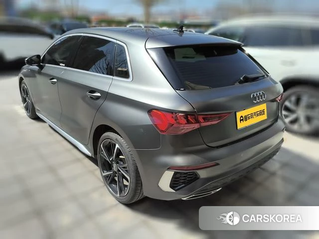Audi A3 2022 Темно-серый из Китая