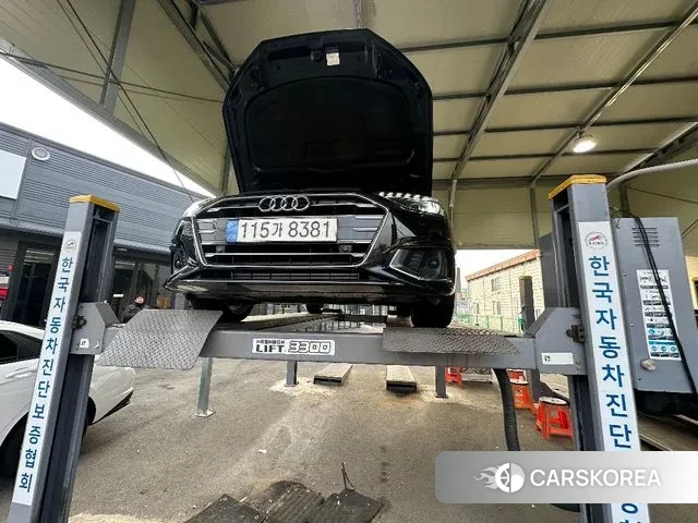 Audi A4 (B9) 2023 Черный из Кореи