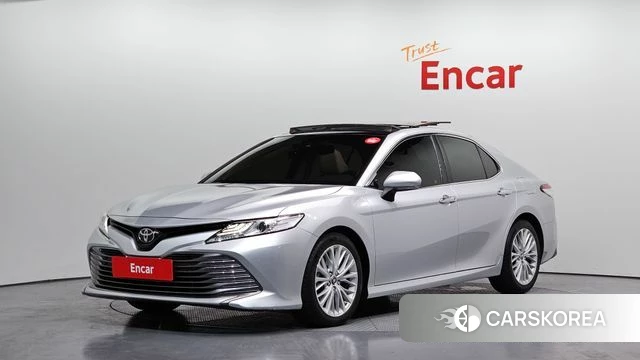 Toyota Camry (XV70) 2018 Серебряный из Кореи