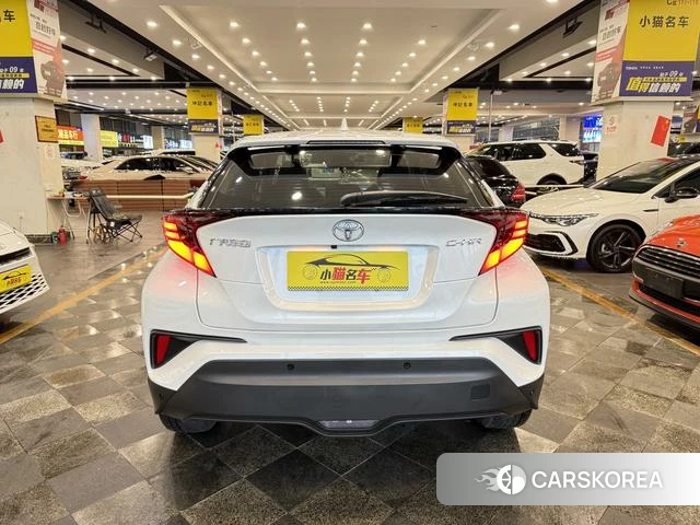 Toyota C-HR 2021 Белый из Китая