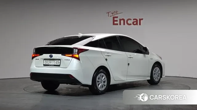 Toyota Prius 4th Generation 2019 Белый из Кореи