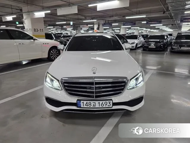 Mercedes-Benz E-Class W213 2020 Белый из Кореи