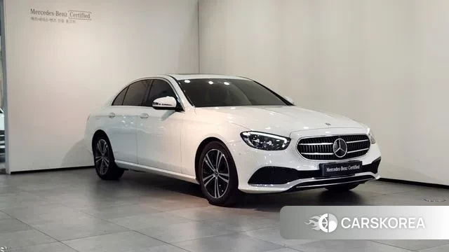Mercedes-Benz E-Class W213 2022 Белый из Кореи
