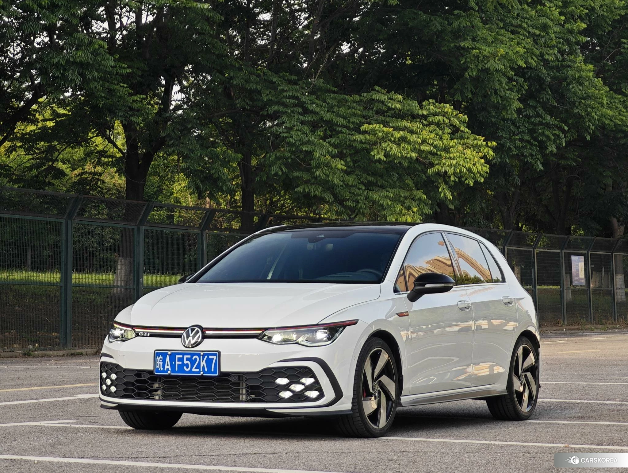 Volkswagen Golf 2021 Белый из Китая