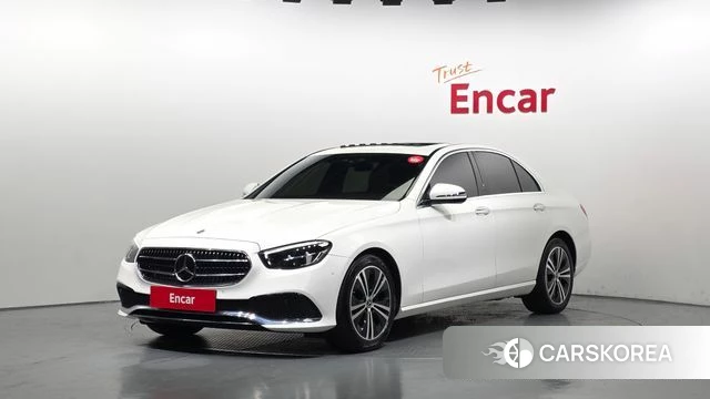 Mercedes-Benz E-Class W213 2021 Белый из Кореи
