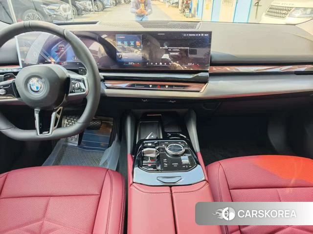 BMW 5 series 2026 Черный из Китая