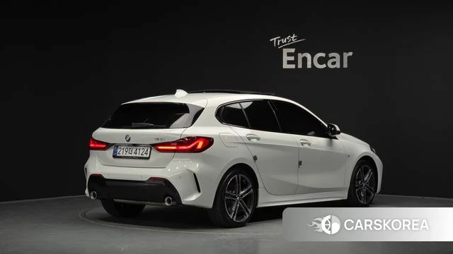 BMW 1 Series (F40) 2023 Белый из Кореи