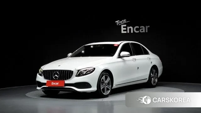 Mercedes-Benz E-Class W213 2018 Белый из Кореи