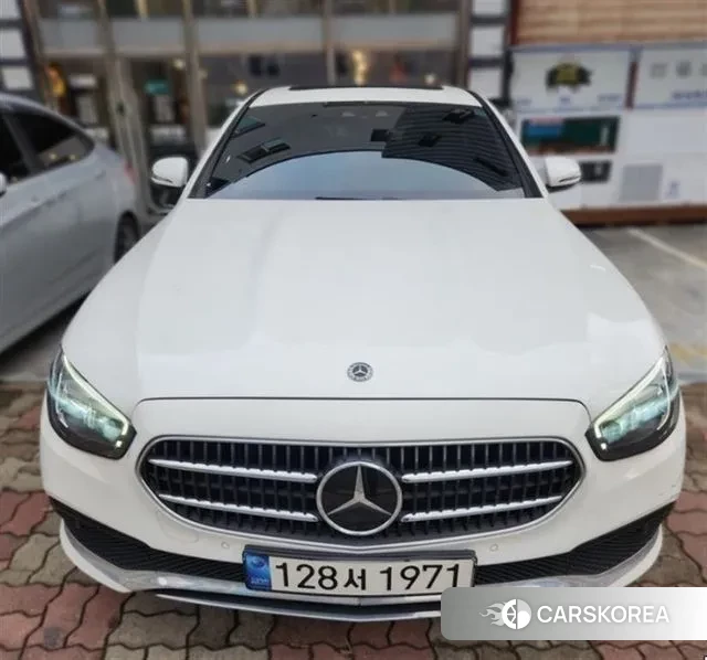 Mercedes-Benz E-Class W213 2021 Белый из Кореи