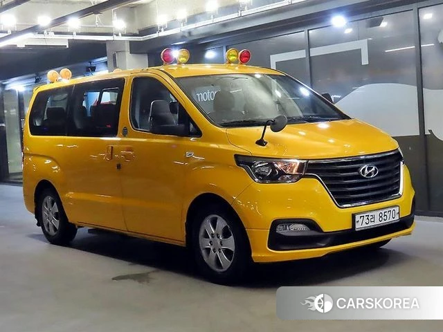 Hyundai The New Grand Starex 2018 Желтый из Кореи