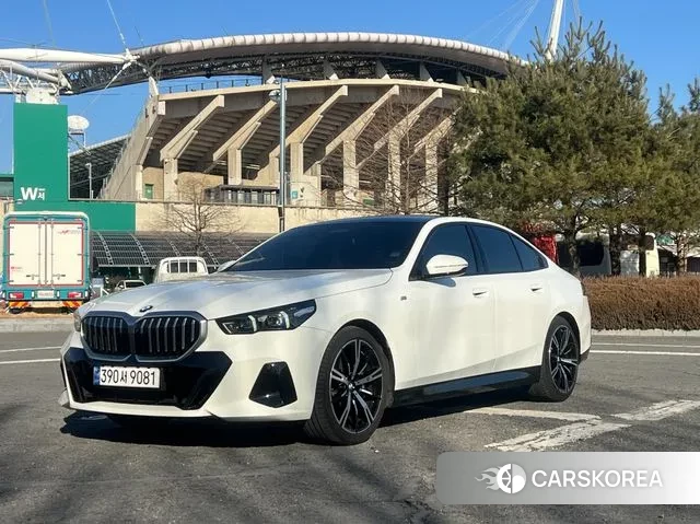 BMW 5 Series (G60) 2024 Белый из Кореи