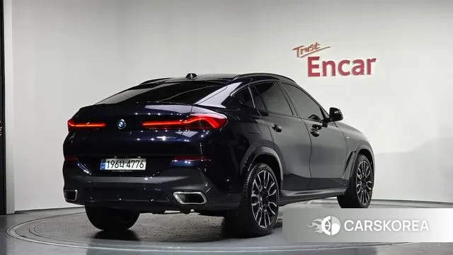 BMW X6 (G06) 2024 Черный из Кореи