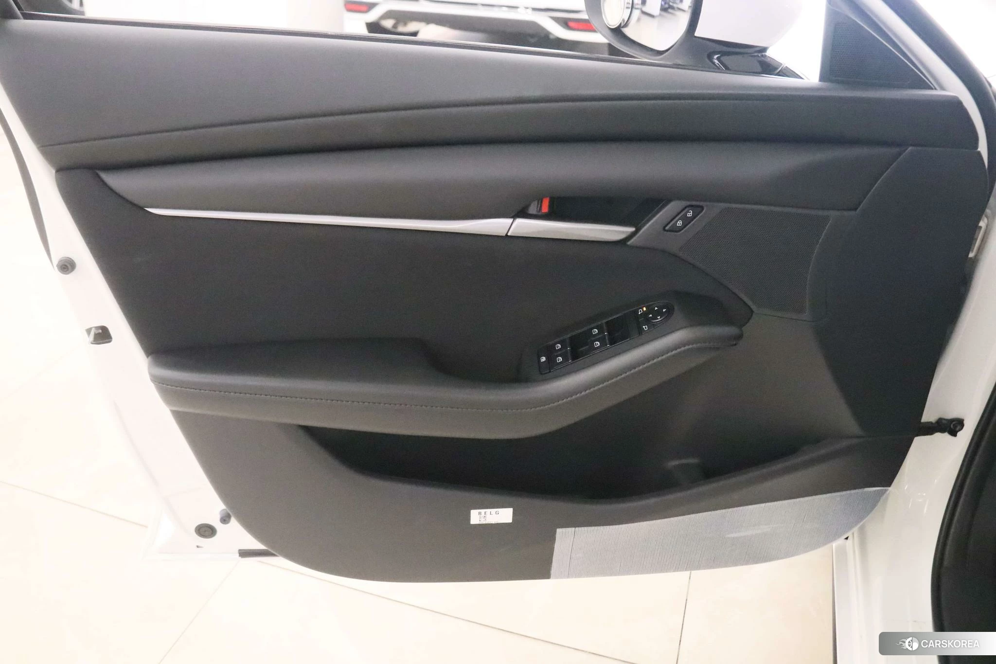 Mazda 3 2023 Белый из Китая