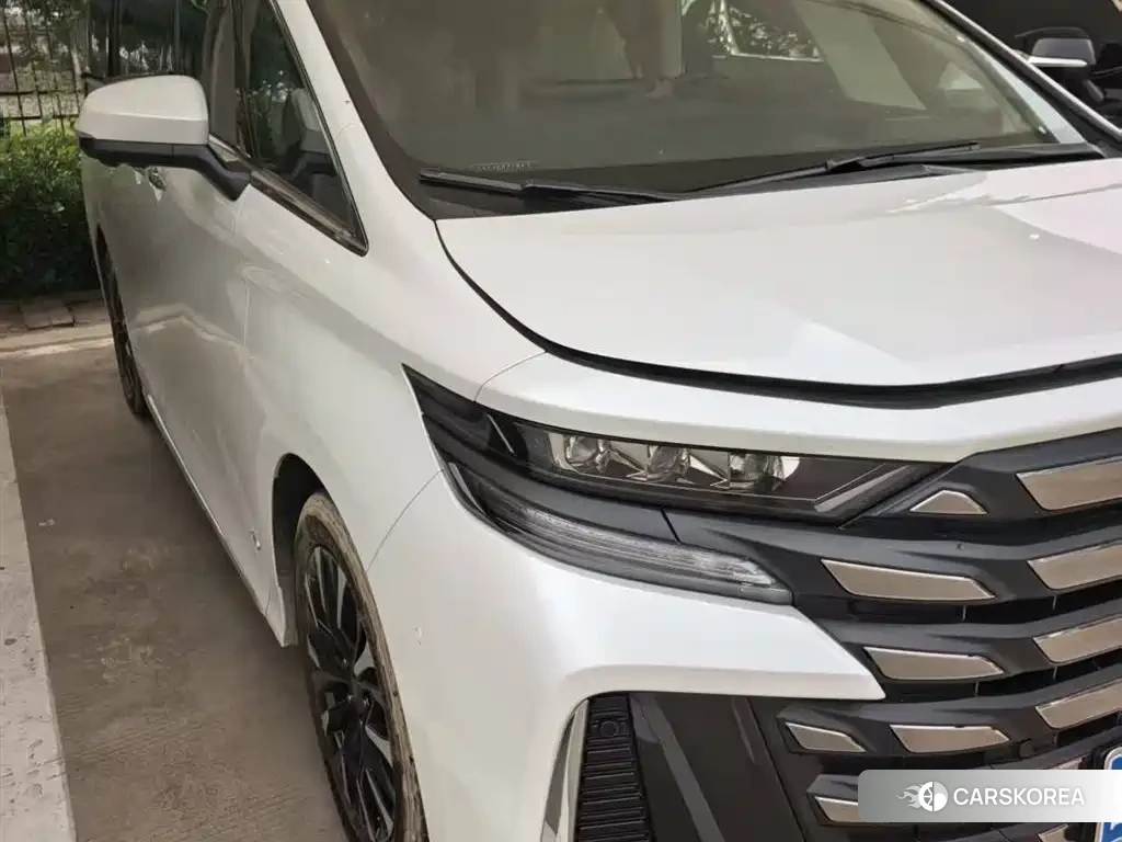 Toyota Vellfire 2024 Белый из Китая