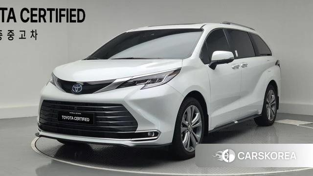 Toyota Sienna 4th Generation 2025 Белый из Кореи