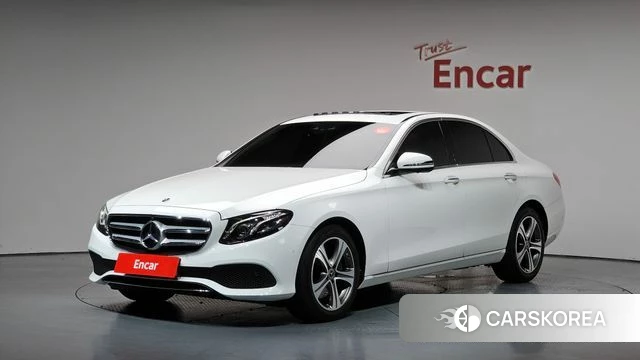 Mercedes-Benz E-Class W213 2018 Белый из Кореи
