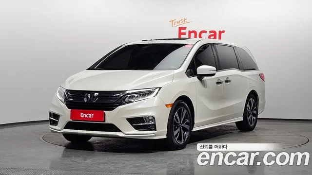 Honda Odyssey 2018 Белый из Кореи