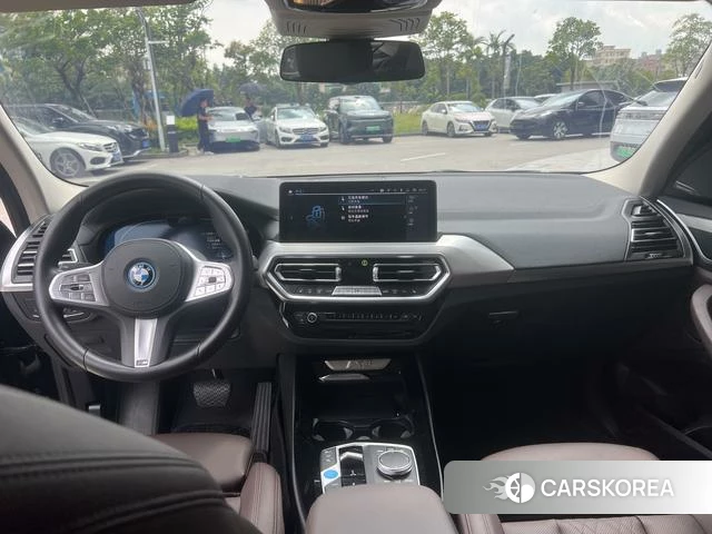 BMW iX3 2024 Черный из Китая