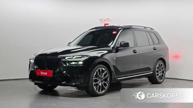 BMW X7 (G07) 2023 Черный из Кореи