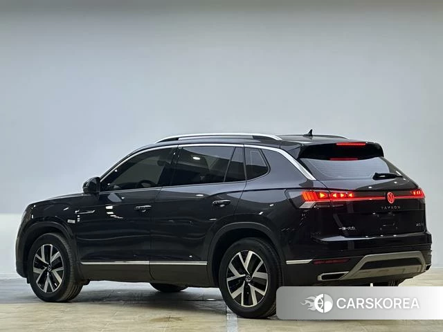 Volkswagen Tanyue 2022 Темно-серый из Китая