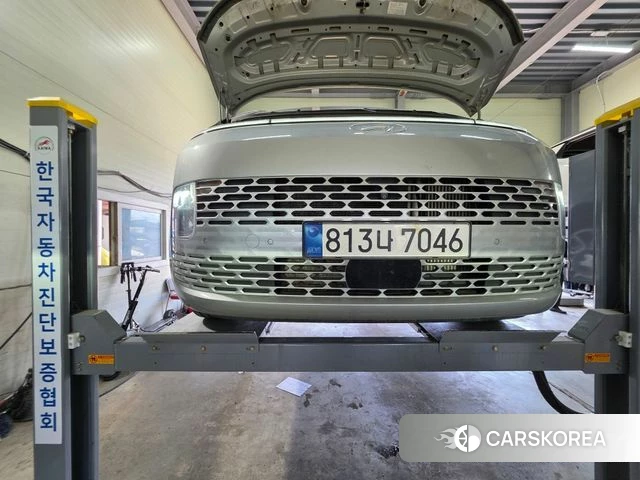 Hyundai Staria 2023 Серебряный из Кореи