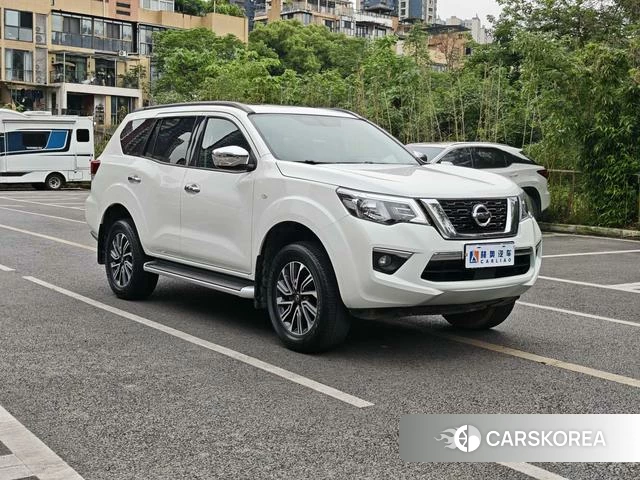Nissan Tuda 2018 Белый из Китая