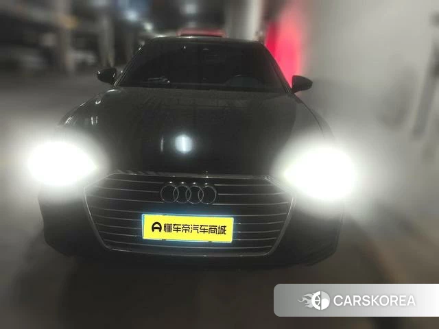 Audi A6L 2022 Черный из Китая