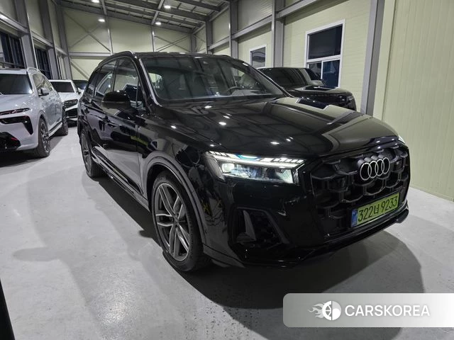 Audi Q7 (4M) 2025 Черный из Кореи