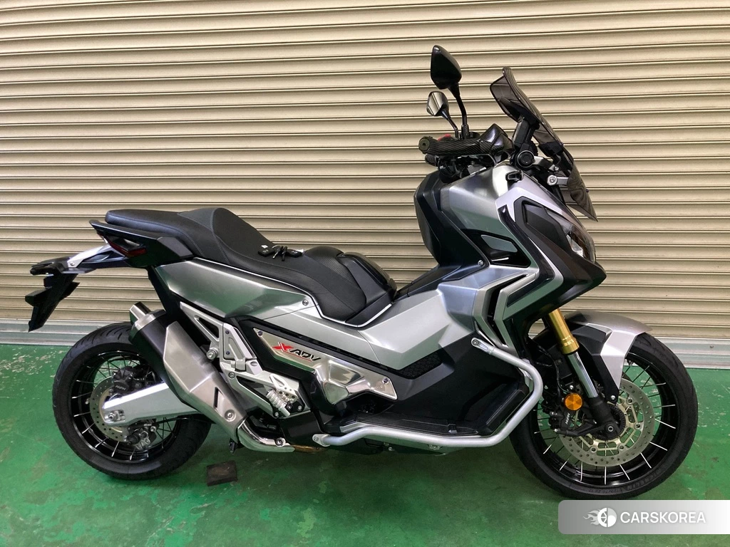 Проданный Honda X-ADV 750 2017 из Японии