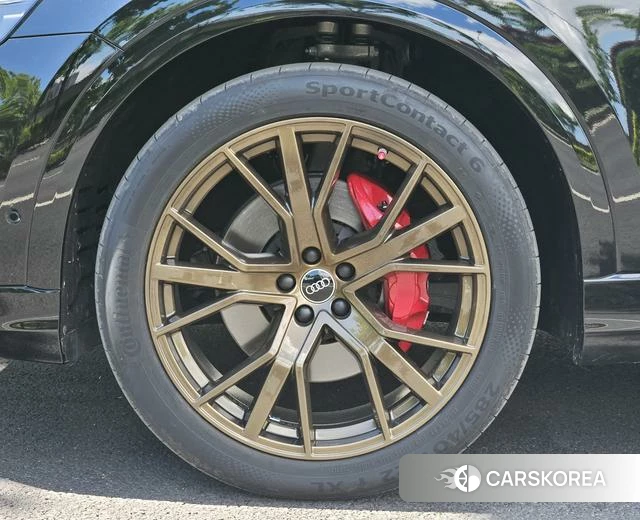 Audi Q8 2023 Черный из Китая