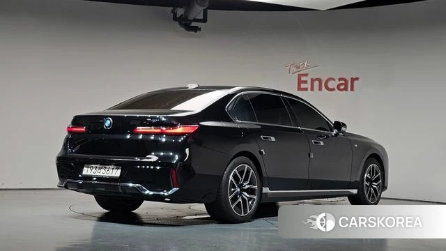 BMW 7 Series (G70) 2023 Черный из Кореи