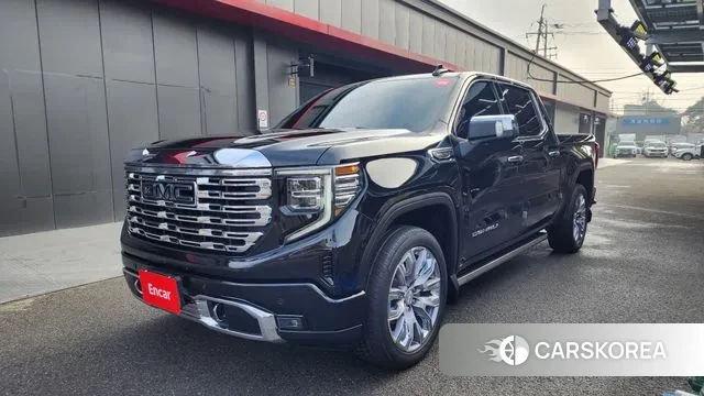 GMC Sierra 2023 Черный из Кореи