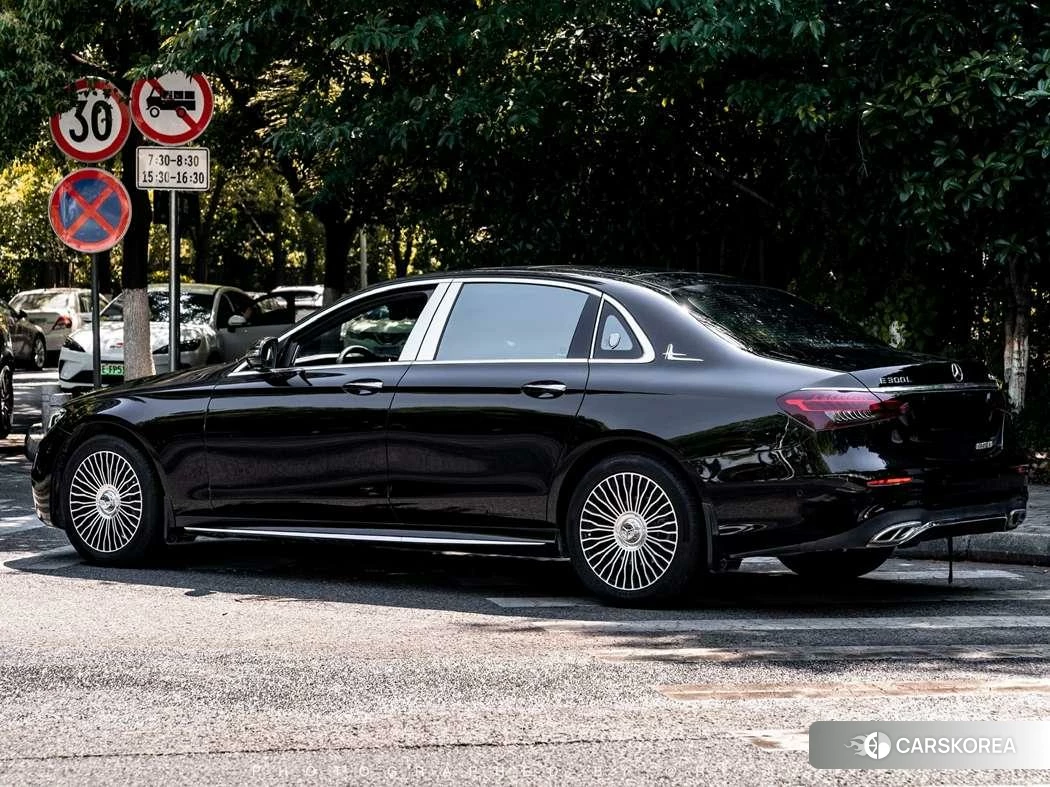 Mercedes-Benz E-Class 2021 Черный из Китая