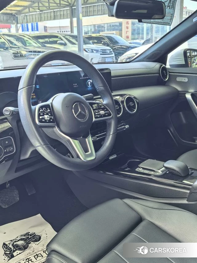 Mercedes-Benz Class A 2022 Белый из Китая