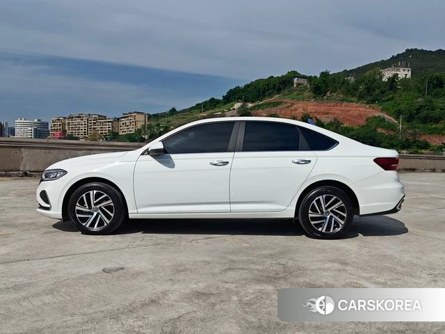 Volkswagen Lavida 2024 Белый из Китая