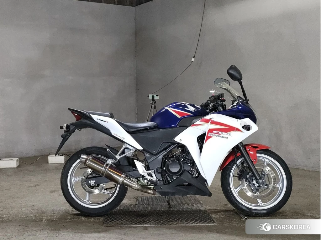 Проданный Honda CBR250R 2011 из Японии