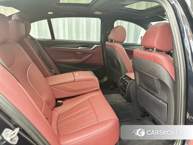 BMW 5 series 2022 Черный из Китая
