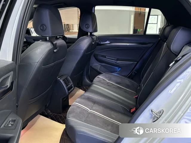 Volkswagen Golf 2023 Белый из Китая