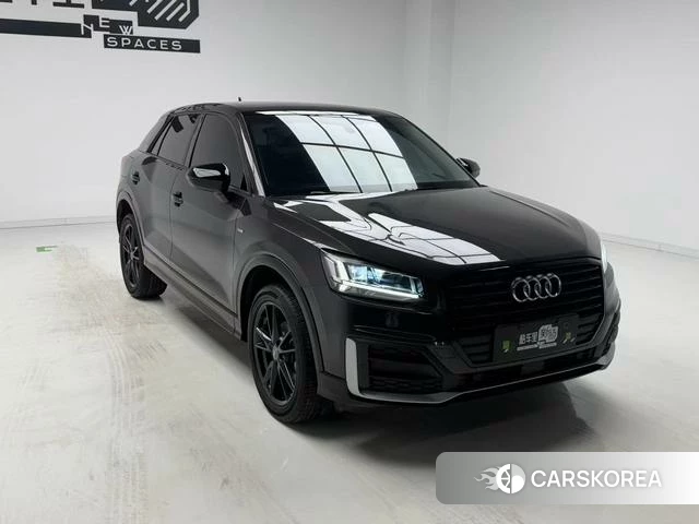 Audi Q2L 2021 Черный из Китая