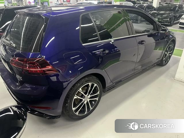 Volkswagen Golf 2022 Синий из Китая