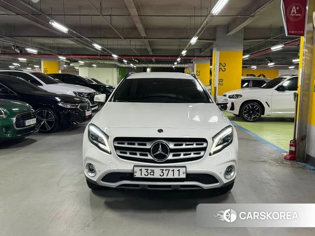 Mercedes-Benz GLA-Class X156 2019 Белый из Кореи