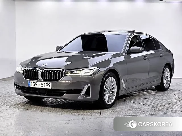 BMW 5 Series (G30) 2020 Серебристо-серый из Кореи