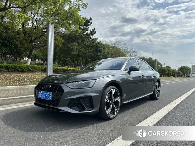 Audi A4L 2025 Серебристо-серый из Китая
