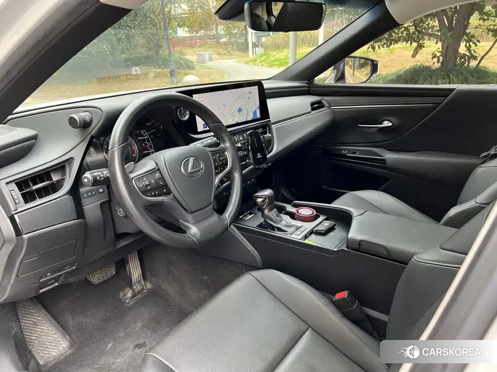 Lexus ES 2024 Белый из Китая