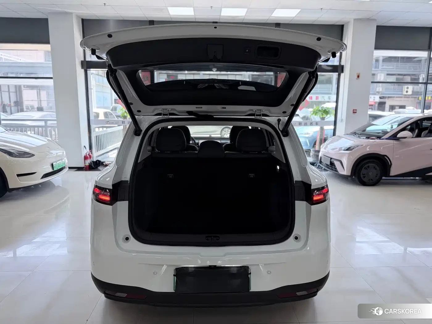 Zero-running car Zero run B10 2025 Белый из Китая