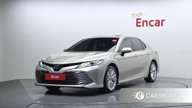 Toyota Camry (XV70) 2018 Жемчужный цвет из Кореи