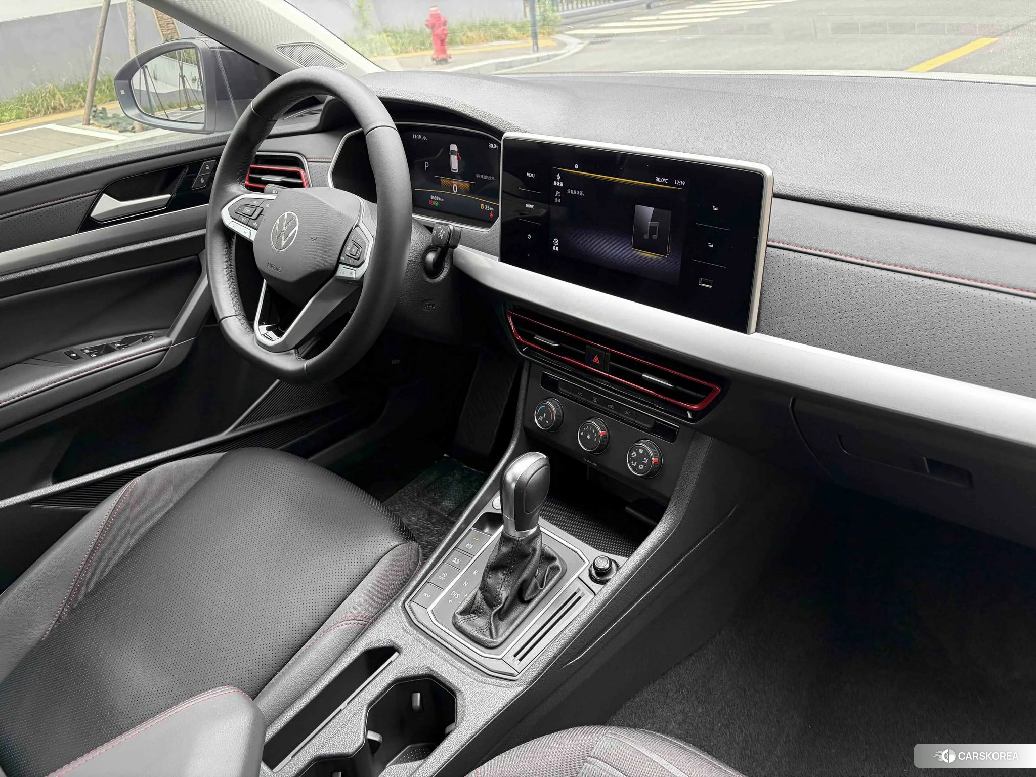 Volkswagen Lavida 2022 Белый из Китая